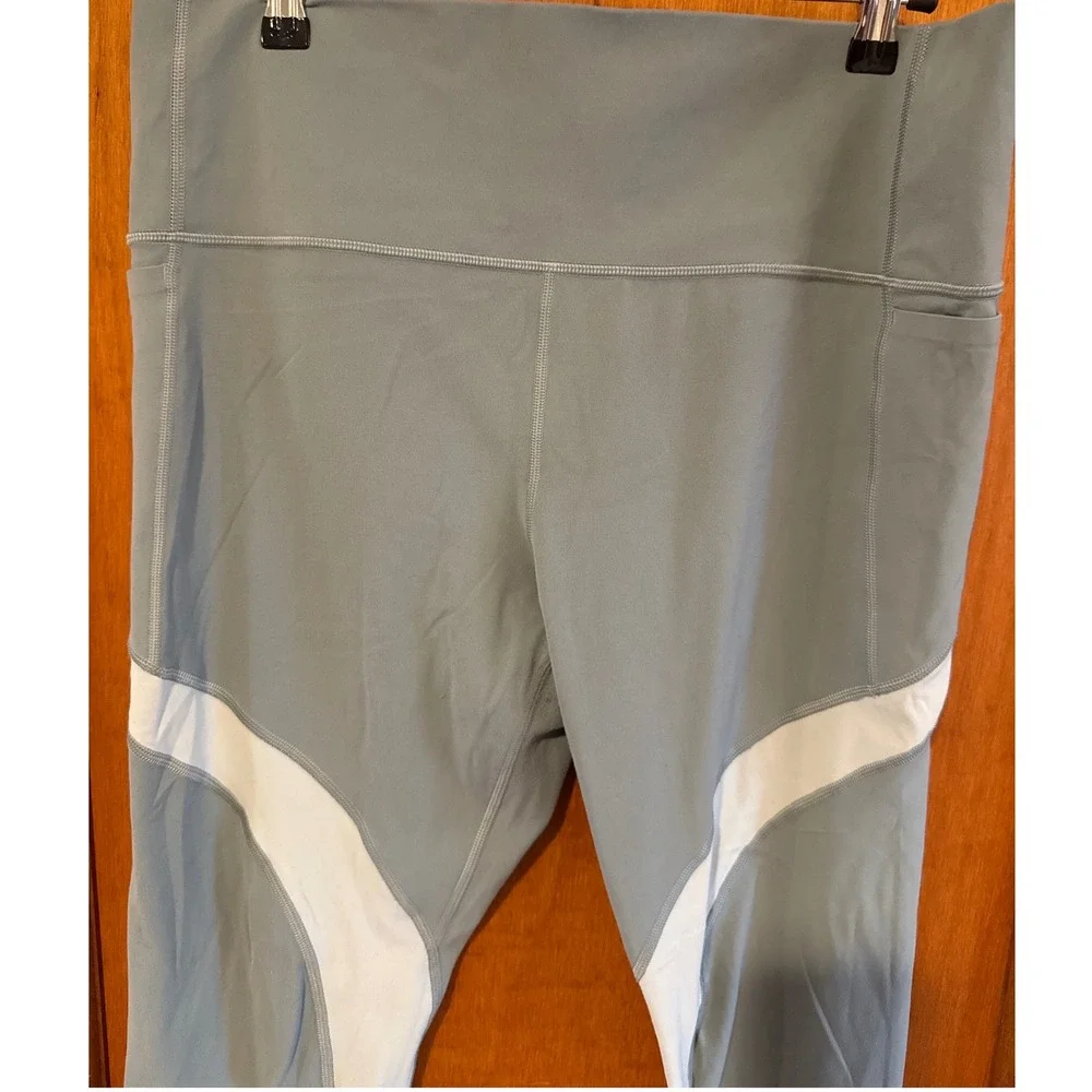 Athleta leggings XL Salutation Stash‎ pocket 7/8 tight green sage - Picture 2 of 11